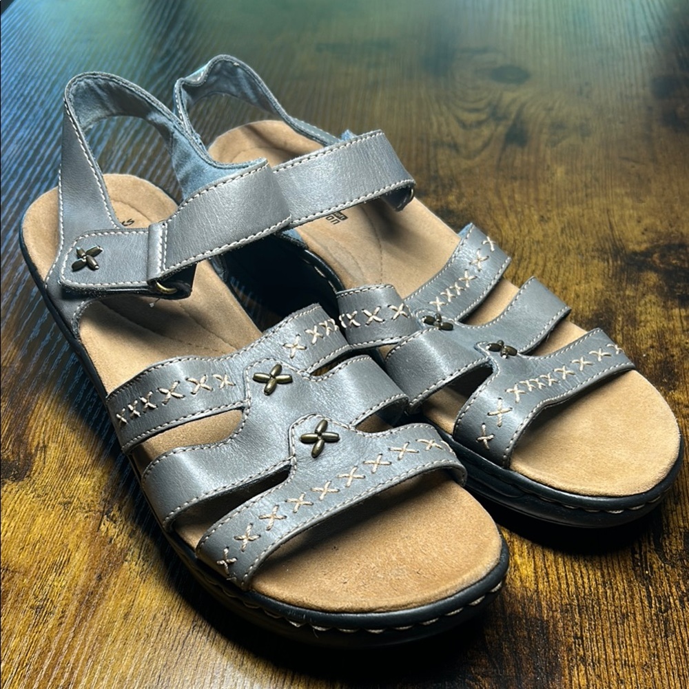 Clarks Sandals Women's Size 9 Blue Gray Leather Wedge Beaded‎ Stitch Detail